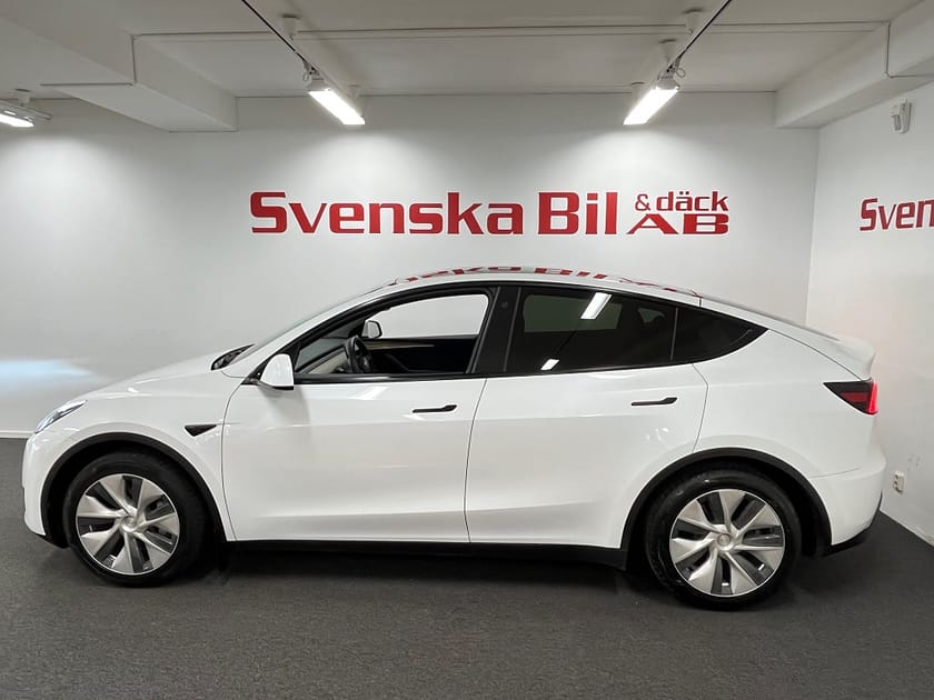 Bild 2 av Tesla Model Y Standard Range RWD (dragkrok) 2.99% Ränta