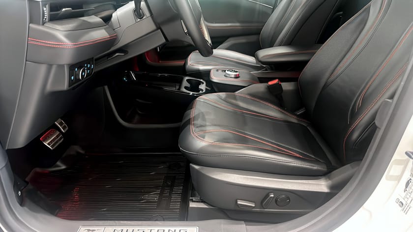 Bild 5 av Ford Mustang Mach-E Standard Range AWD Teknikpaket