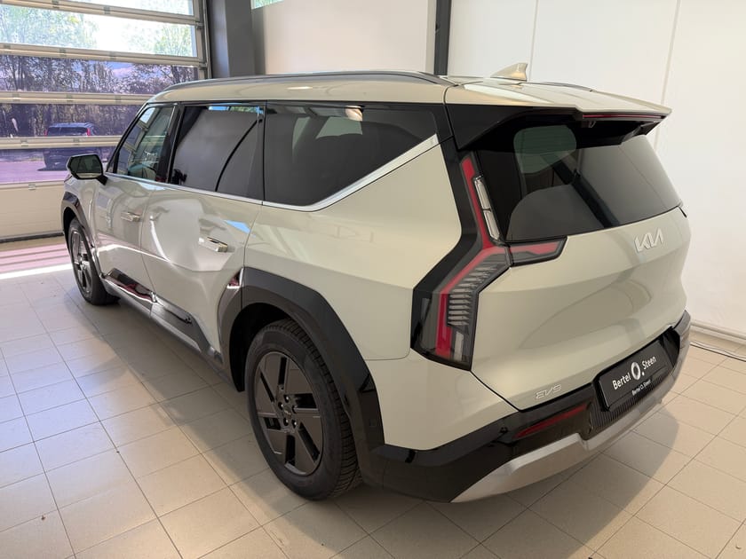 Bilde 4 av Kia EV9 AWD "EXCLUSIVE PLUS"/800V/MASSASJE/EL.SETER FORAN