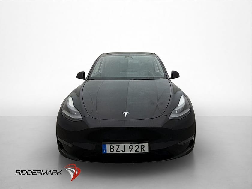 Bild 3 av Tesla Model Y Long Range AWD Panorama Dragkrok Svensksåld