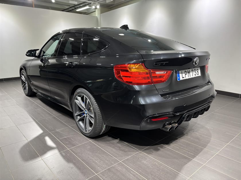 Bild 2 av BMW 330d xDrive GT M Sport Panorama Drag Kamera H K