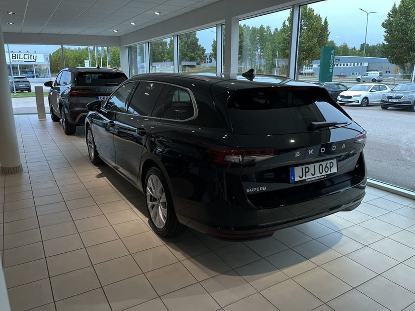 Bild 2 av Škoda Superb iV Kombi