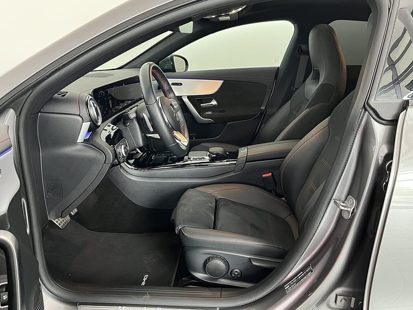 Bild 5 av Mercedes-Benz CLA 200 Shooting Brake SC AMG-Line Panorama Drag Backkamera