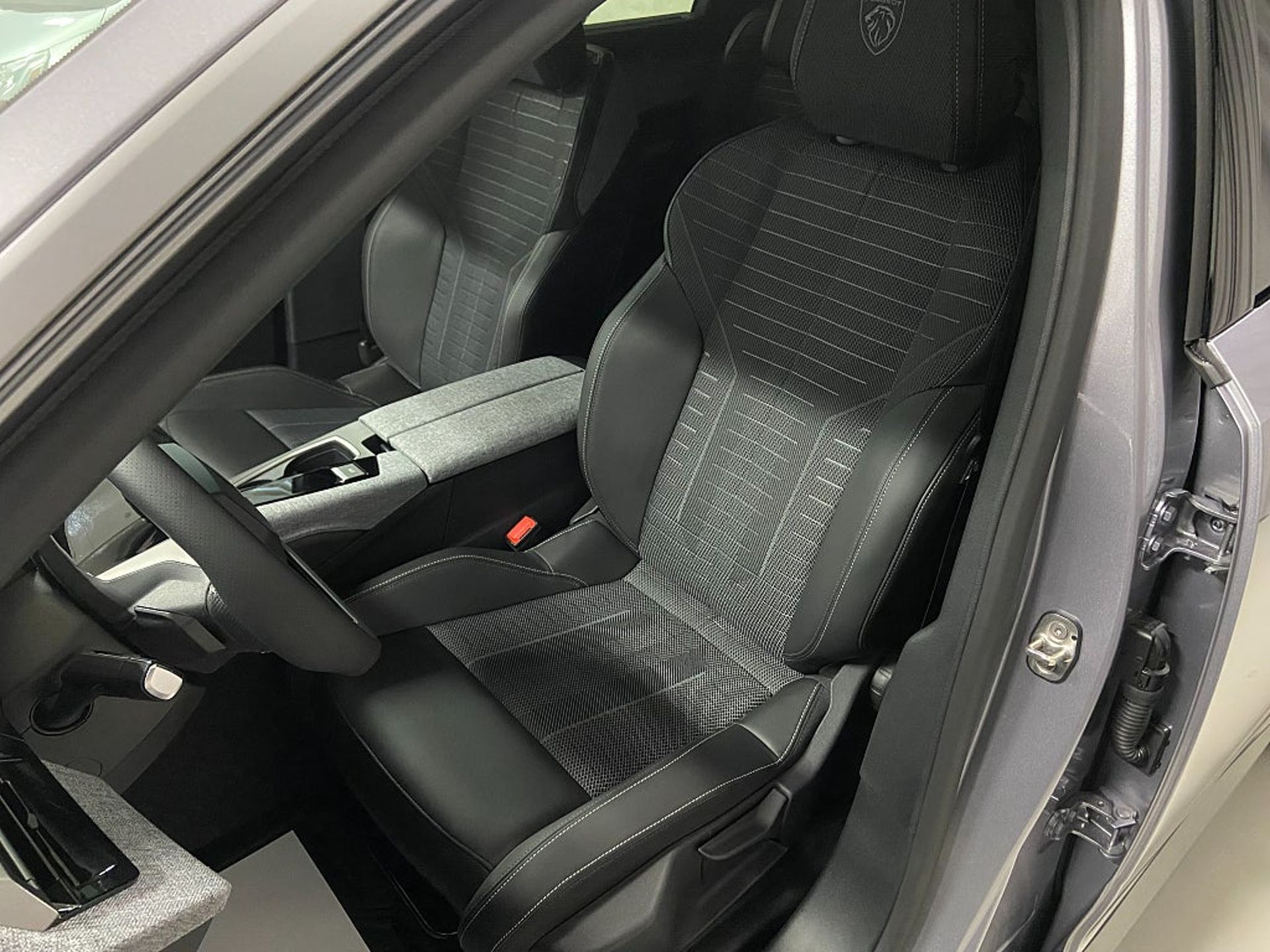 Peugeot 5008 Hybrid 145hk GT 7-sits 2026, photo 6/10