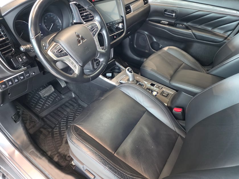 Bilde 4 av Mitsubishi Outlander PHEV 2.4L Instyle+ - Nybilgaranti, Krok, Skinn, Norsk.reg