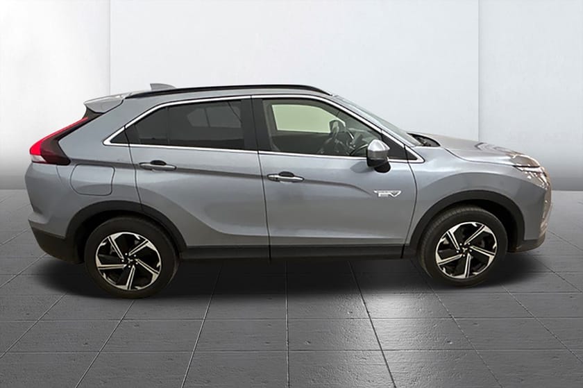 Bild 4 av Mitsubishi Eclipse Cross PHEV 2.4 AWD Delläder Kamera Keyless 188hk
