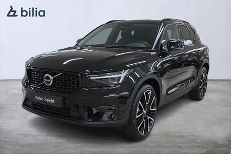 Volvo XC40 B4 FWD Bensin Ultra Dark/Dragkrok/Värmare/Panorama