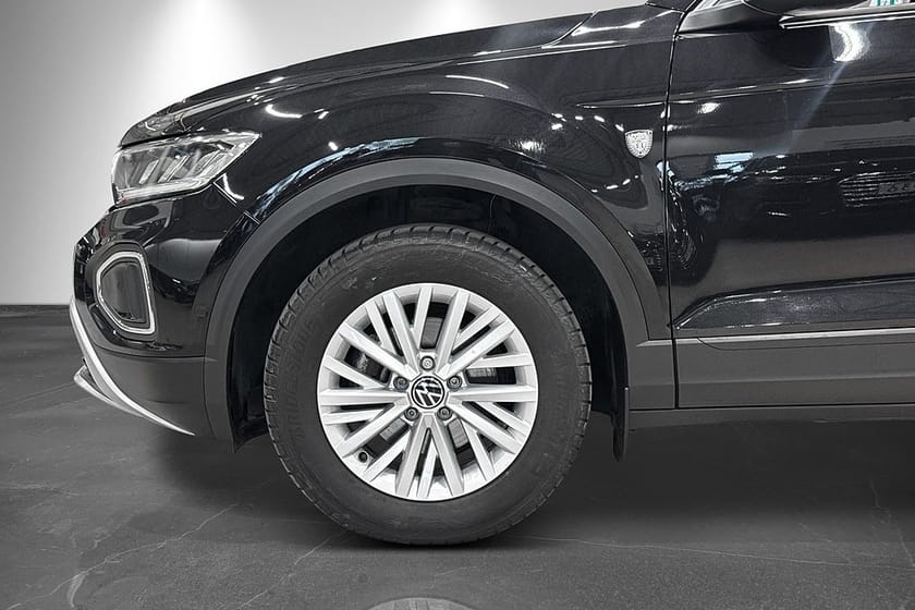 Bild 2 av Volkswagen T-Roc 1.0 TSI 110hk - B-kamera - Cockpit - CarPlay - 4511 MIL