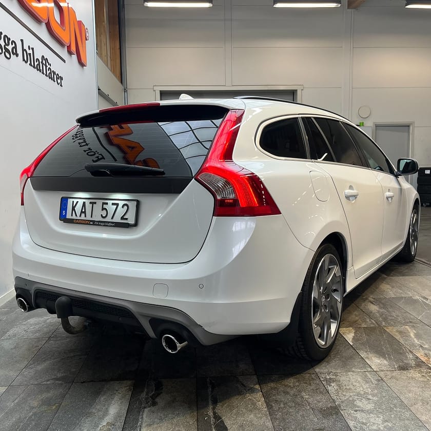 Bild 4 av Volvo V60 D4 AWD R-Design Värmare Glastaklucka Drag Kamrem bytt!