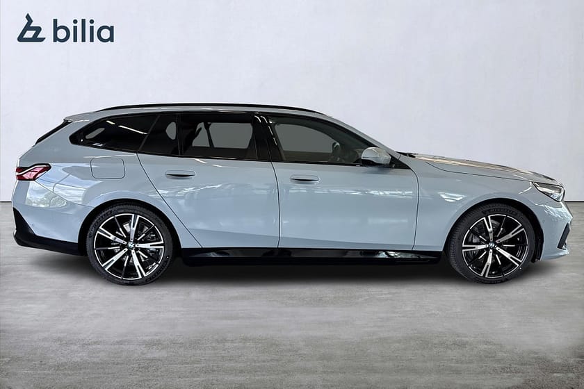 Bild 2 av BMW i5 xDrive40 Touring M Sport Business Ed. Drag Travel HK