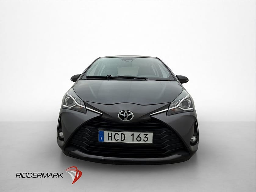 Bild 2 av Toyota Yaris 1.5 VVT-iE 111hk Active Backkamera Farthållare
