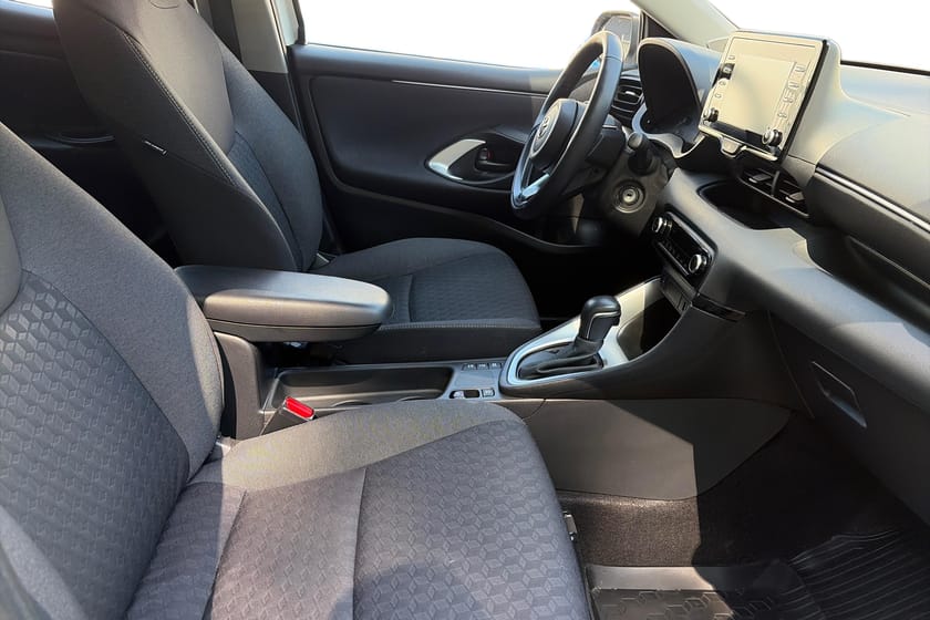 Bild 4 av Toyota Yaris Hybrid Active Backkamera, Rattvärme