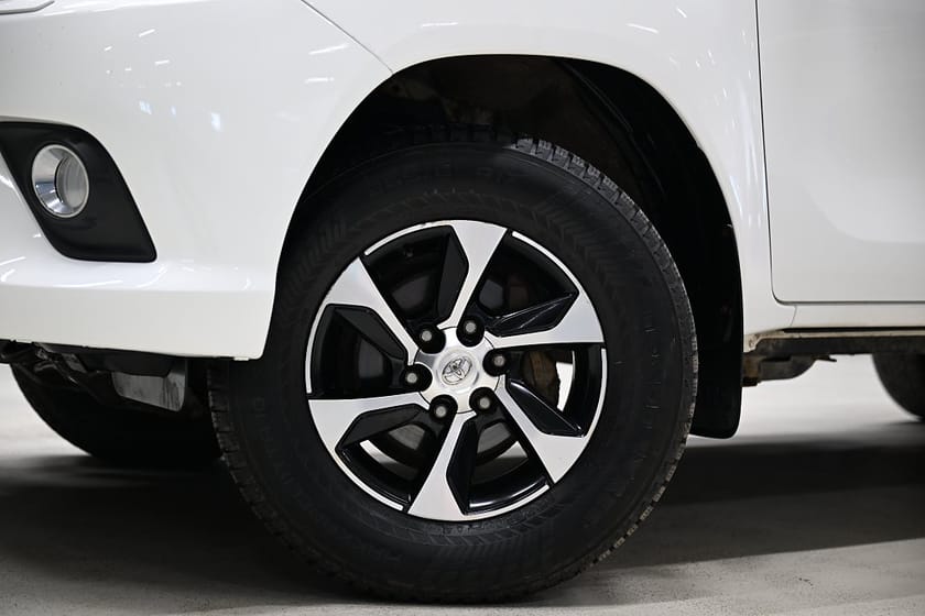 Bild 3 av Toyota Hilux Extra Cab 2.4 AWD 150HK Servicebil|Inredd|Kåpa|Clayton|Moms|SeUtr