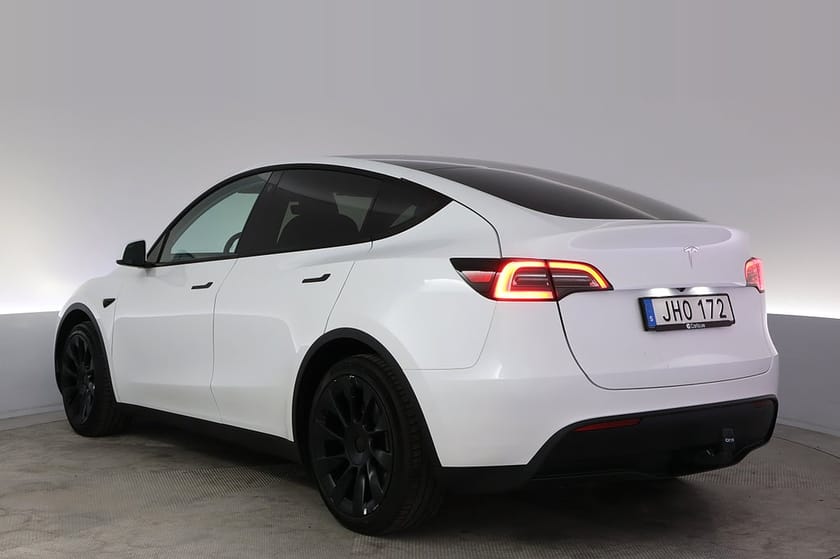 Bild 4 av Tesla Model Y Standard Range RWD Autopilot Pano Drag