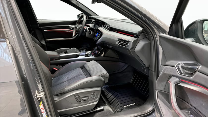 Bild 3 av Audi Q8 55 e-tron quattro | S-Line | B&O | Pano | 360 | Moms | 408hk