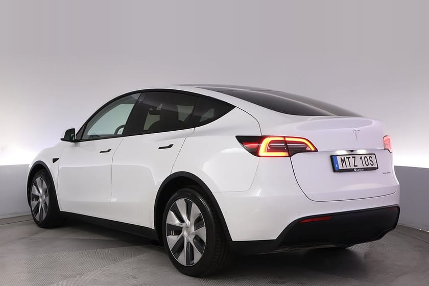 Bild 4 av Tesla Model Y Long Range AWD Autopilot Panorama