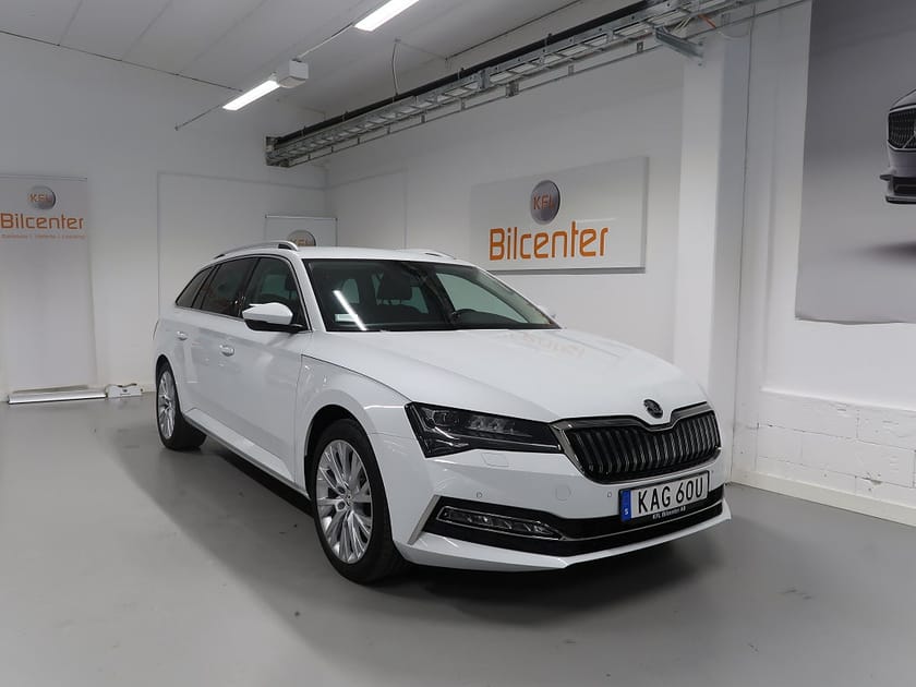 Bild 3 av Škoda Superb iV Kombi Skoda Skoda V-Däck ingår Cockpit-Drag-Kamera-Värma