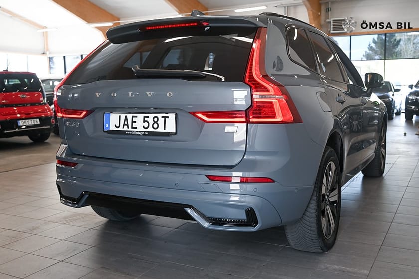 Bild 5 av Volvo XC60 Recharge T6 AWD Ultimate Dark HuD Pano H/K Drag 350hk