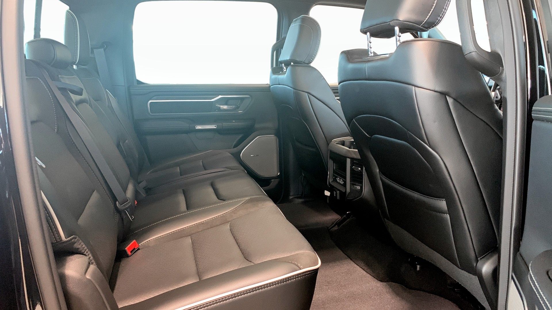 RAM 1500 Laramie Night Edition 2025, bild 5/18