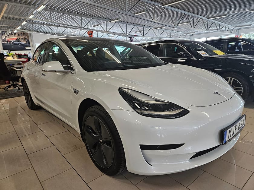 Bild 3 av Tesla Model 3 Standard Range Plus 258hk