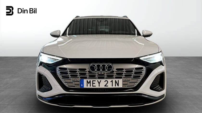 Bild 4 av Audi Q8 55 e-tron quattro S line 300 kW