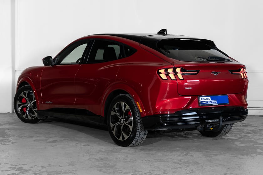 Bilde 2 av Ford Mustang Mach-E Long Range AWD LR First Edition, Hengerfeste