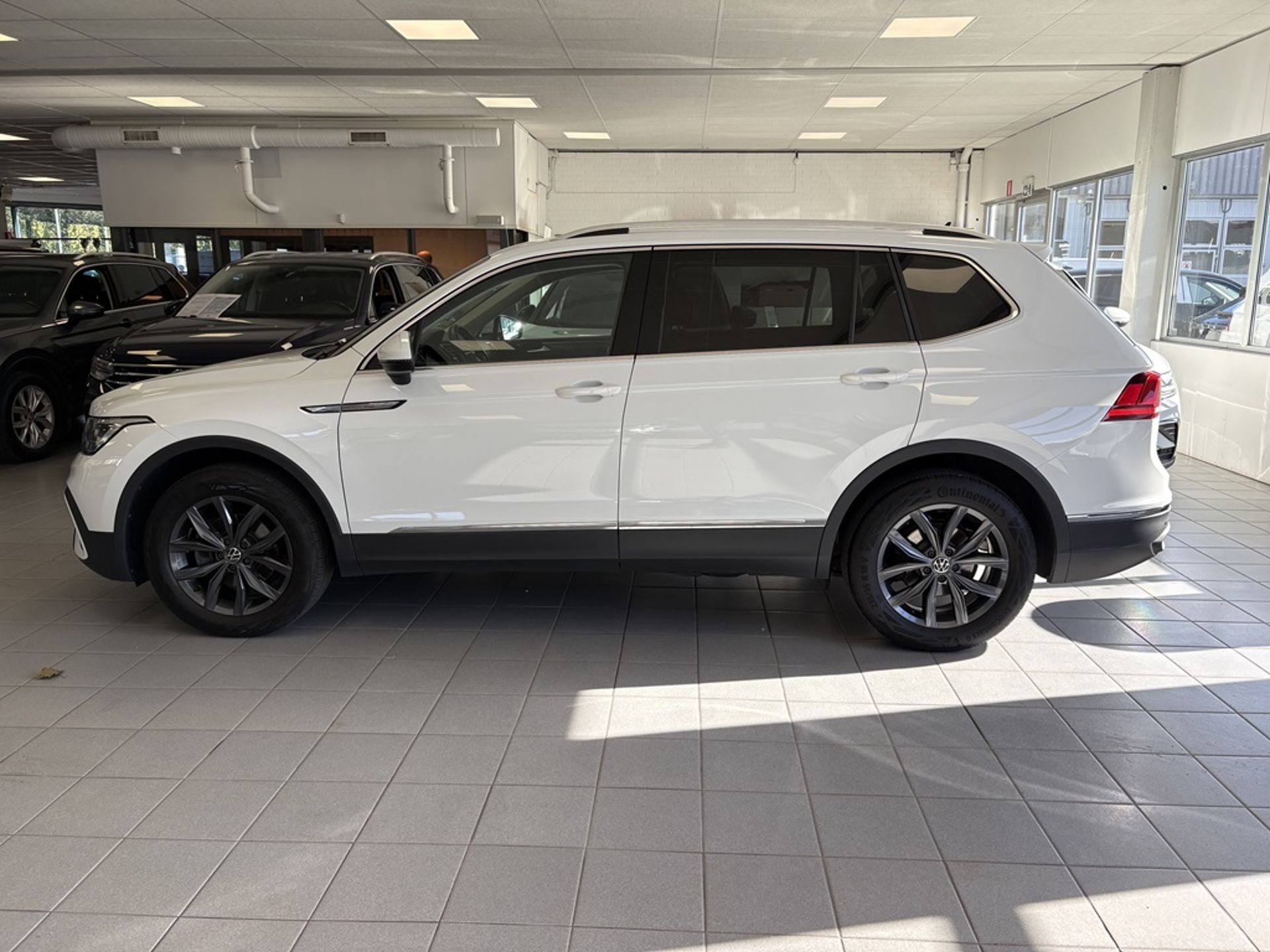 Volkswagen Tiguan Allspace 2024, bild 7/10