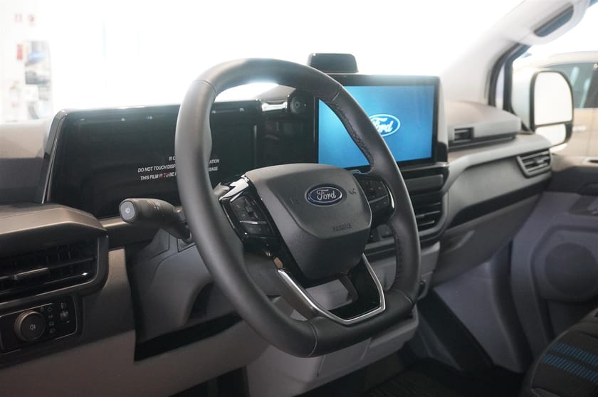 Bild 2 av Ford E-Transit Custom 340 AWD E-Custom Skåp Sport 340l Elmotor 160kw 218hk 1-Växlad El
