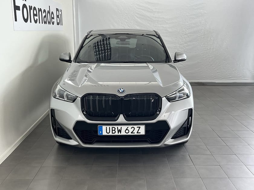 Bild 2 av BMW iX1 xDrive30 M Sport Drag Rattvärme Drive/Park Assist