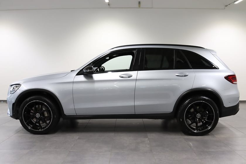 Bild 3 av Mercedes-Benz GLC 300 de 4MATIC 300de AMG Line Plus Draghkrok