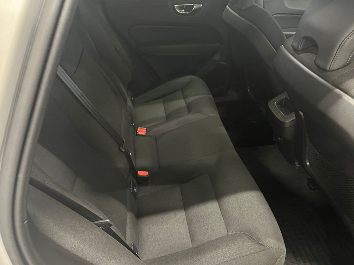 Volvo XC60 2022 - miniatyr 10