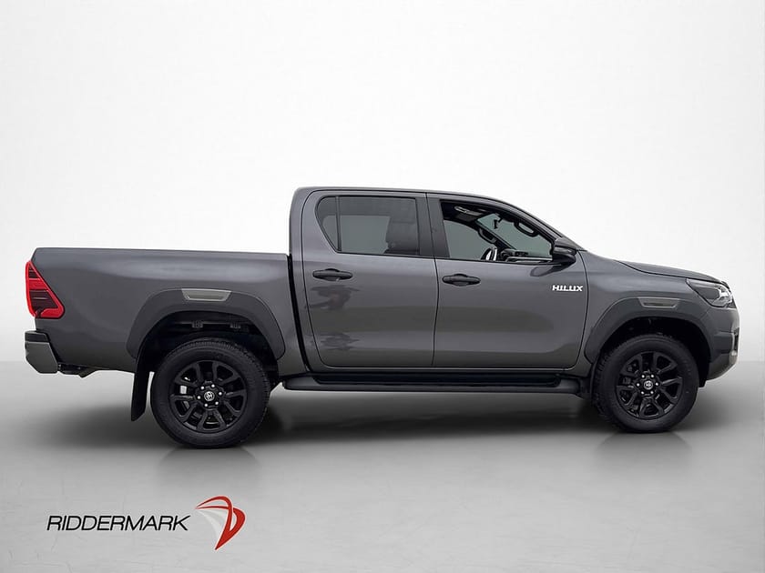 Bild 2 av Toyota Hilux Dubbelhytt Invincible 2.8 MHEV 4WD FACELIFT Diff Drag MOMS