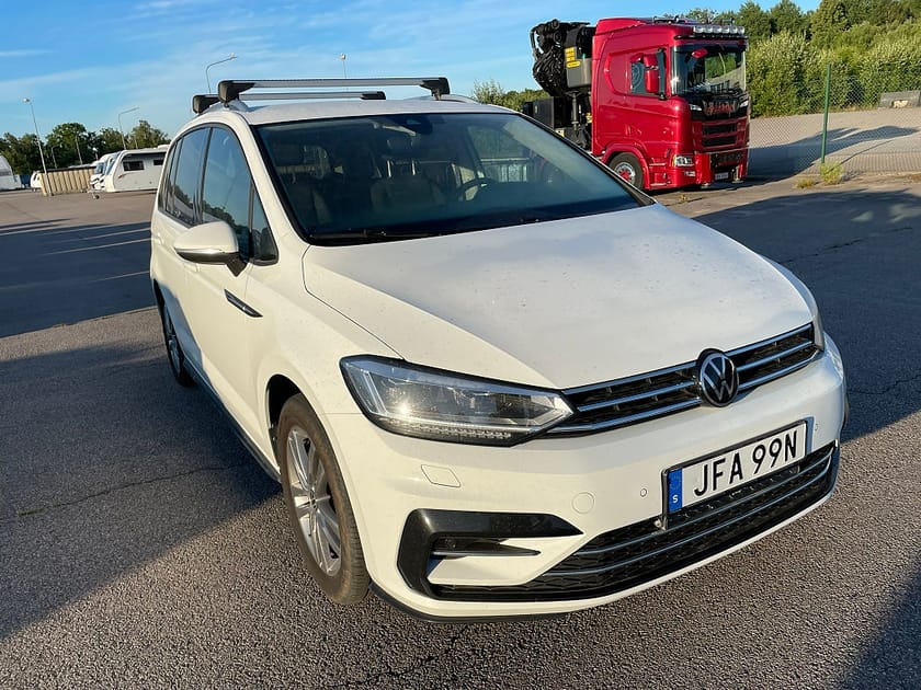 Bild 2 av Volkswagen Touran 7-seater R-Line 7-Sits TSI 150HK
