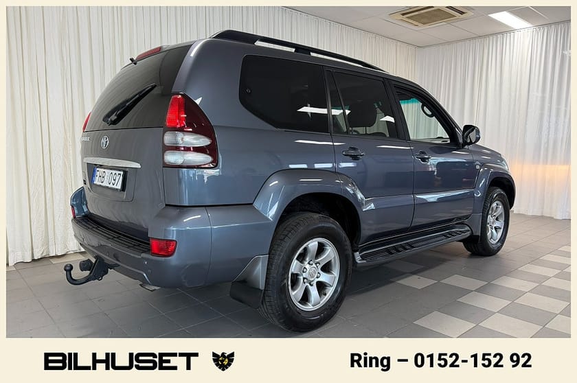 Bild 3 av Toyota Land Cruiser 3.0 D-4D 4x4 AUT 7-SITS DRAG TAKLUCKA