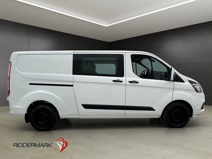Bild 2 av Ford Transit Custom 340 Crew Van transit-custom CrewVan L2 Värm Dragkrok B-Kamera 6-Sits