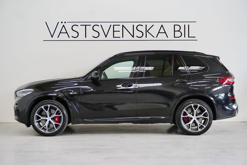 Bild 2 av BMW X5 xDrive45e iPerformance M sport Luftfjädring Pano/H&K/MOMS