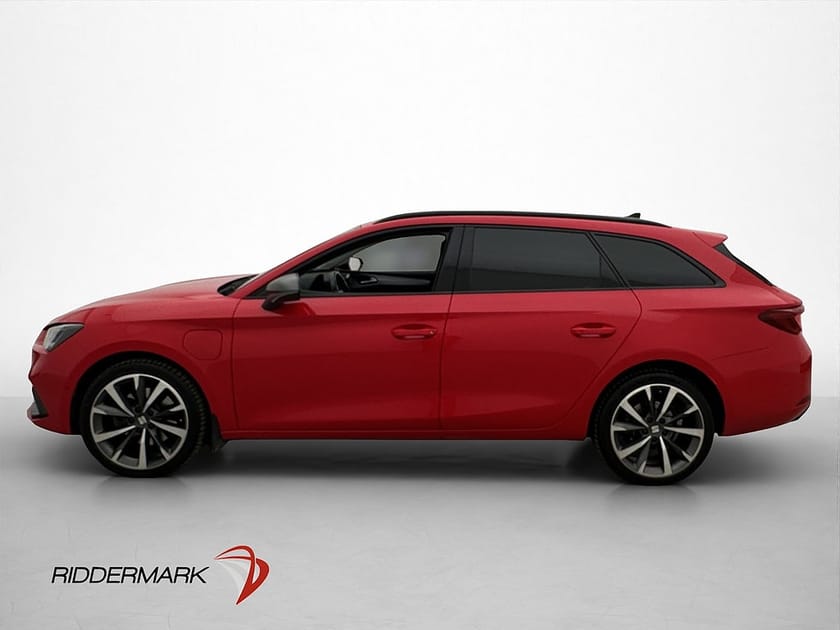 Bild 5 av SEAT León Sportstourer e-Hybrid 204hk FR Cockpit Kamera