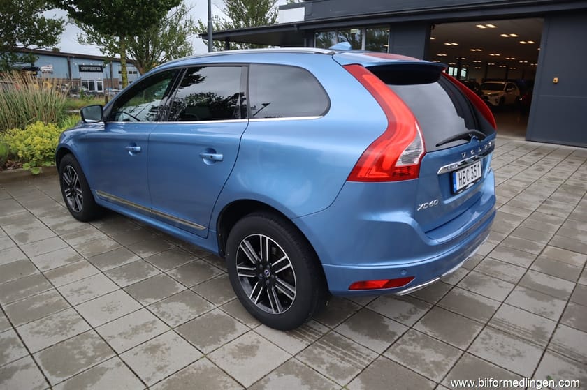Bild 3 av Volvo XC60 D4 AWD 190hk Aut Classic Summum Drag Svensksåld