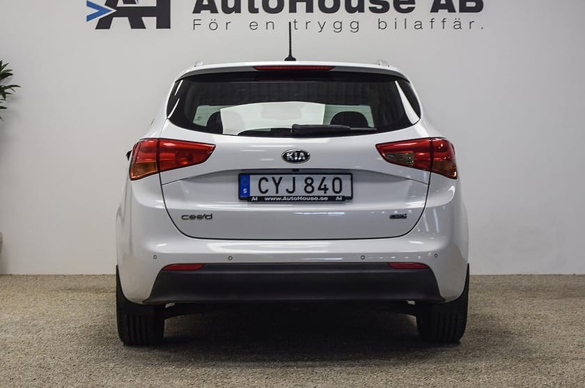 Bild 5 av Kia cee'd_sw 1.6 CRDi Special Edition B-kamera Nyservad