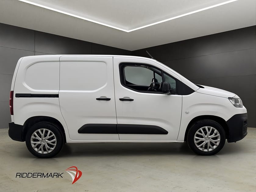Bild 2 av Citroën Berlingo Van 131hk Värmare Dragkrok Kamera CARPLAY Moms