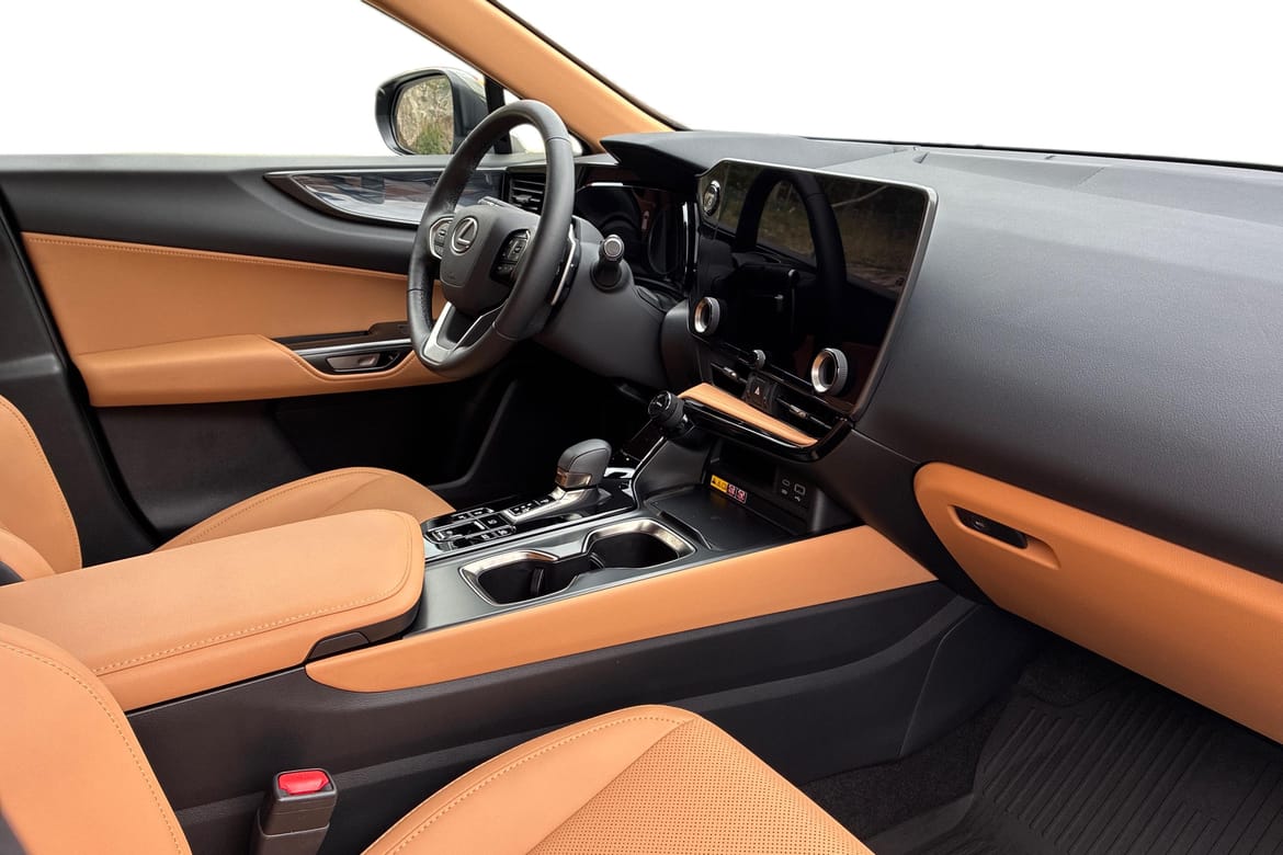 Lexus NX 450h+ E-CVT, 309hp, 2026