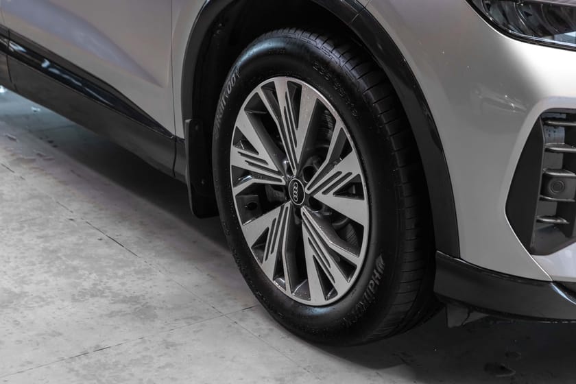 Bilde 3 av Audi Q4 55 e-tron quattro H.feste El.seter Navi DAB