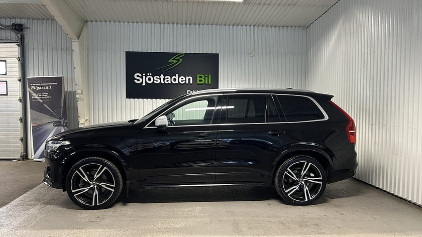 Bild 2 av Volvo XC90 T6 AWD 7-sits R-Design Pano B&W Luft Kolfiber SE UTR