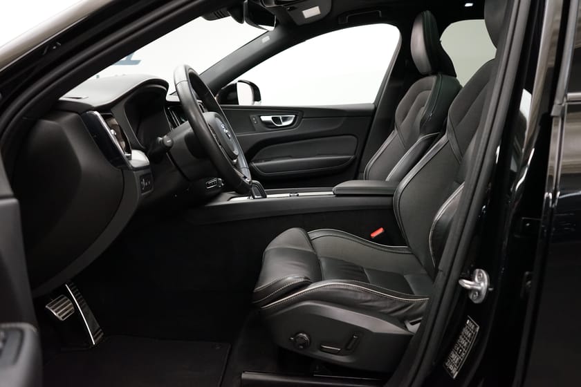 Bild 5 av Volvo XC60 Recharge T6 II R-Design, Taklucka, Förarstol elmanövrerad, Dragkrok