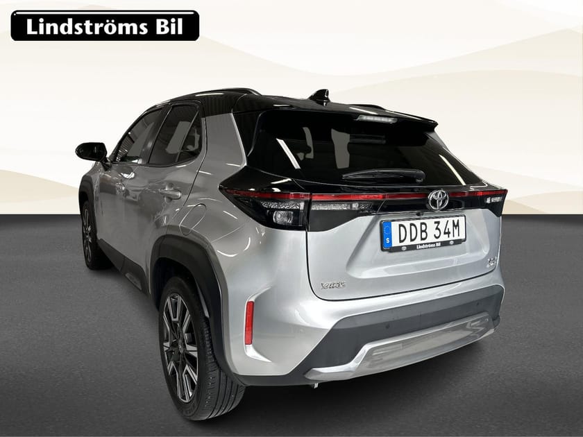 Bild 4 av Toyota Yaris Cross Hybrid 130 AWD-i 1,5 PREMIERE EDITION PANORAMAGLASTAK JBL