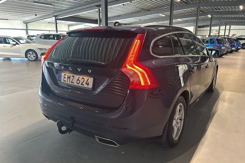 Bild 4 av Volvo V60 D4 Momentum Business Edition Pro Värmare Navi Drag Eu6