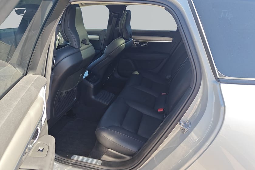 Bild 2 av Volvo V90 Recharge T8 Plus Dark