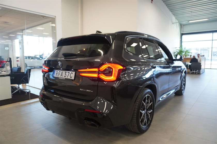 Bild 4 av BMW X3 xDrive30e xDrive 30e M-Sport Drag Tonade Elstolar HiFi
