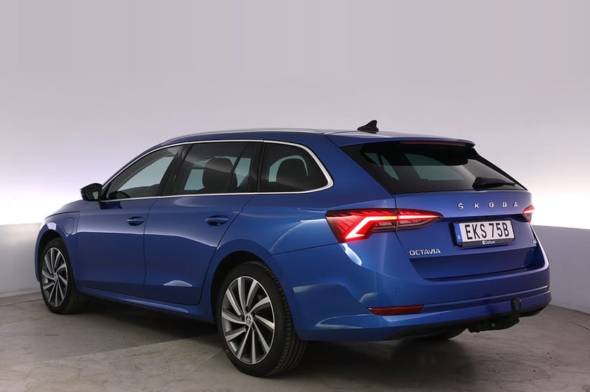 Bild 4 av Škoda Octavia Kombi iV Skoda Kamera Pano Elstol BSM Drag AdapFarth