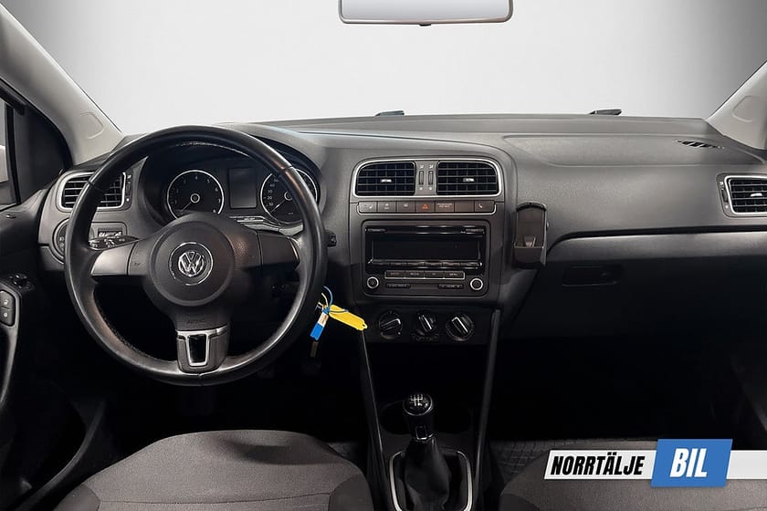 Bild 3 av Volkswagen Polo 1.2 TSI 90 HK R-LINE PDC FARTHÅLLARE NYSERVAD